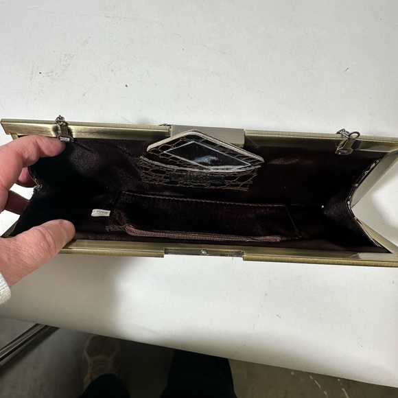 Elegant Black Crocodile-Embossed Clutch - Picture 6 of 7